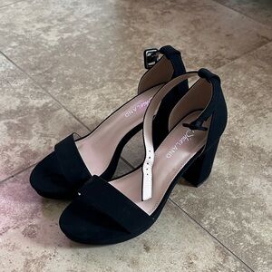 Black Women's Heeled Sandals